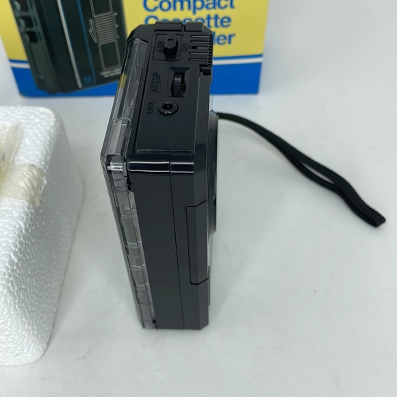 New Vintage Compact Cassette Recorder Portable Audio Tape Player with earbuds - Picture 11 of 13